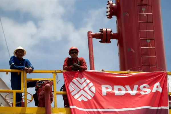 Venezuela Signs First New U.S. Oil Contracts — But Majors Still Watch From The Sidelines