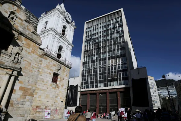 Colombia’s New President Inherits a Fiscal Hole Even Markets Can’t Ignore