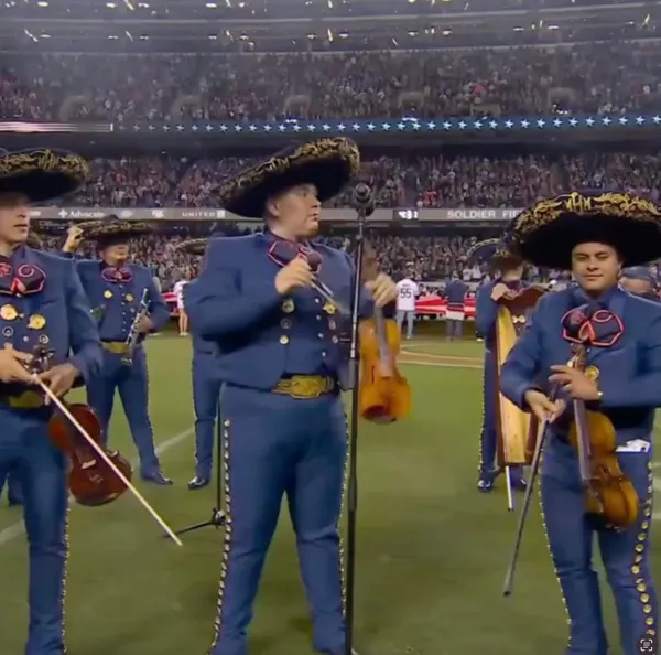 Chicago Bears Hire Mariachi Band To Perform U.S. National Anthem On Monday Night Football