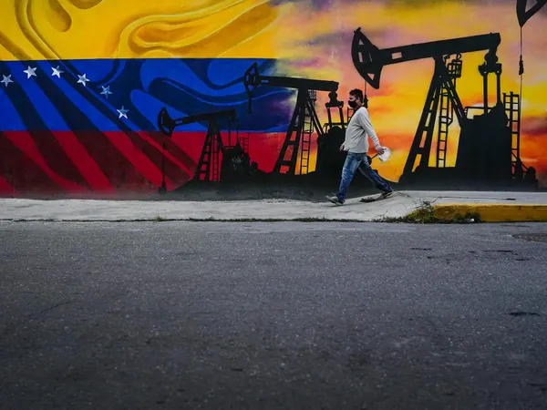 Sociedad Media Now: Chevron Moves In On Venezuela, Trump vs. U.K. On Falklands, Raúl Castro Reportedly In Critical Condition