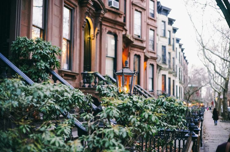 Co-op vs Condo vs Brownstone: Your Brooklyn Buyer's Guide 2025