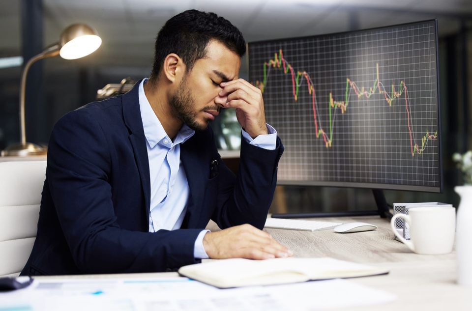The Psychology of FOMO: Why Investors Chase Hot Stocks at the Worst Time