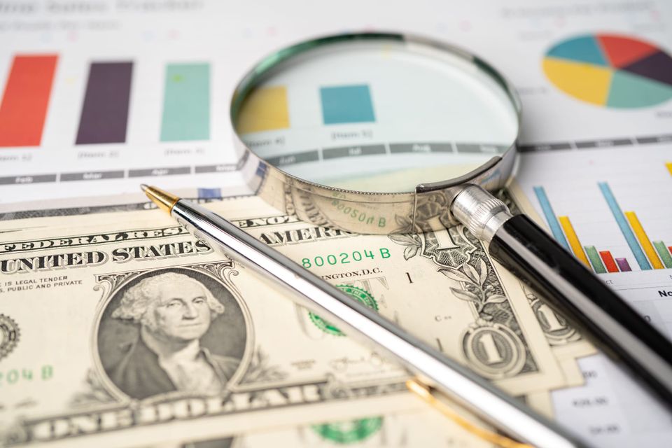 How to Analyze a Company’s Competitive Advantage Before Investing