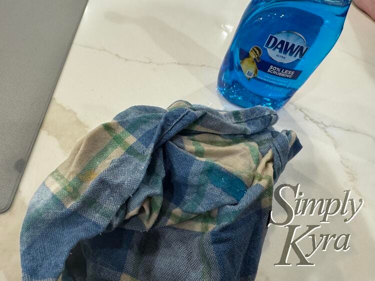 Image shows the tea towel, dawn, and the smaller spot on the reMarkable.