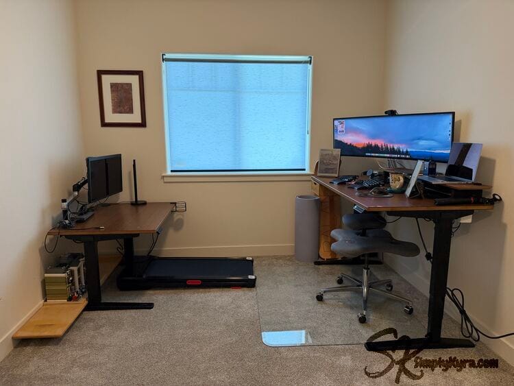 Took the back of the wall around the window for the desks with the front of the room more open.
