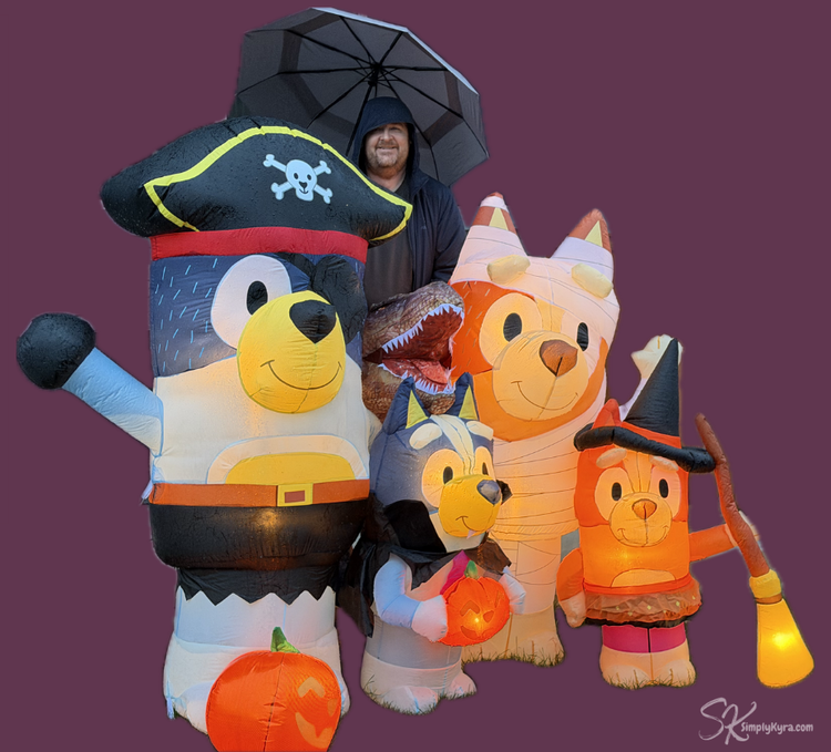 Image shows a Halloween Bluey set with Matt behind so the t-rex is above Bluey.