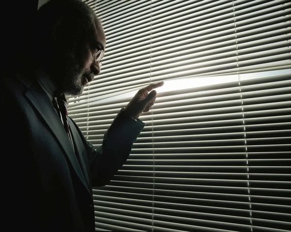 How buyers react when your business beats or misses forecasts