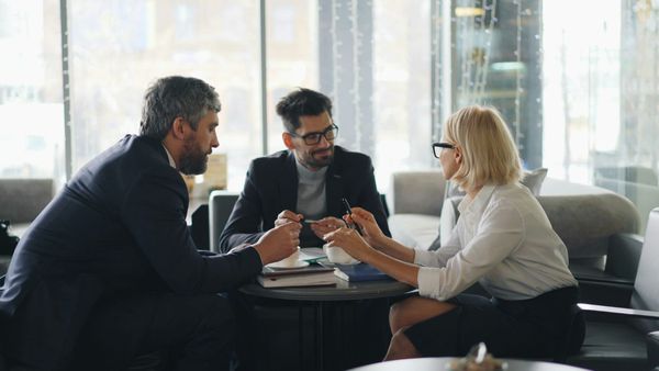 What happens at the management meeting in M&A?