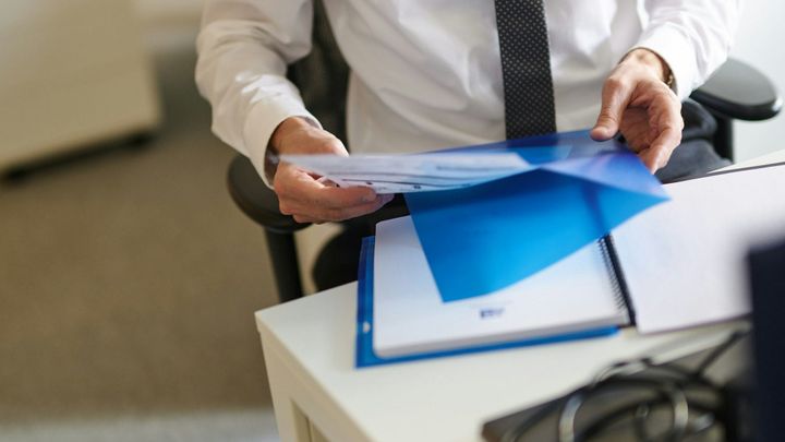How do you structure a sale for value and liquidity?