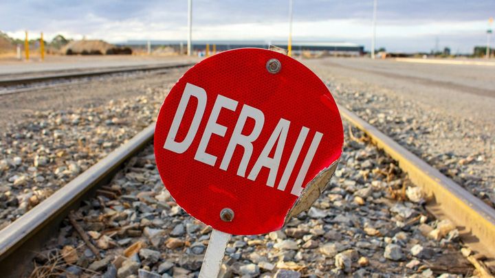 How do delays derail a business sale?