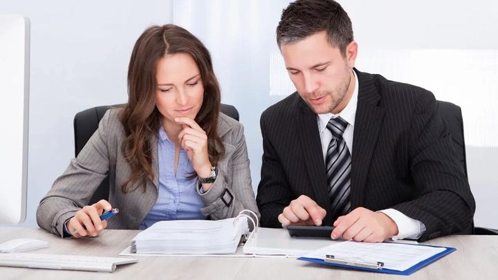 What is a quality of earnings report?