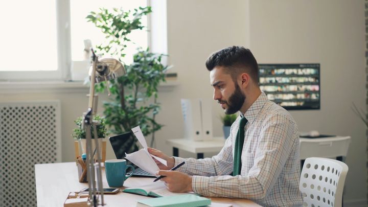 What is a closing statement in a business sale?