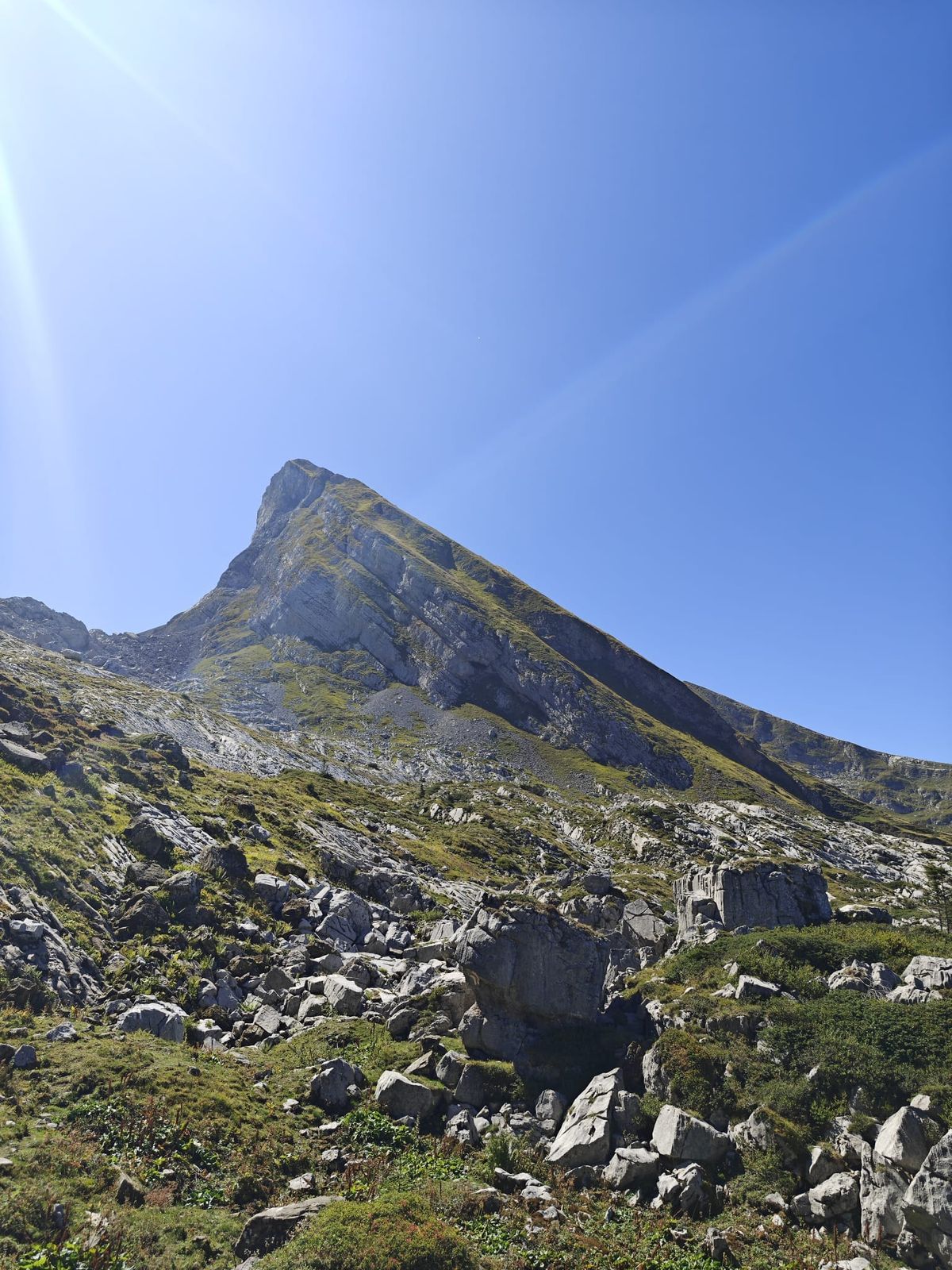 Unter den Churfirsten und am Rand der Republik