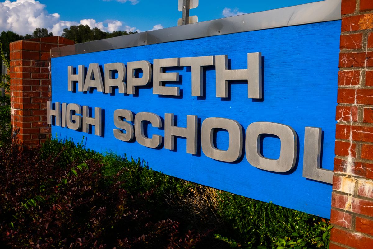 4 HHS students sign to continue athletic careers