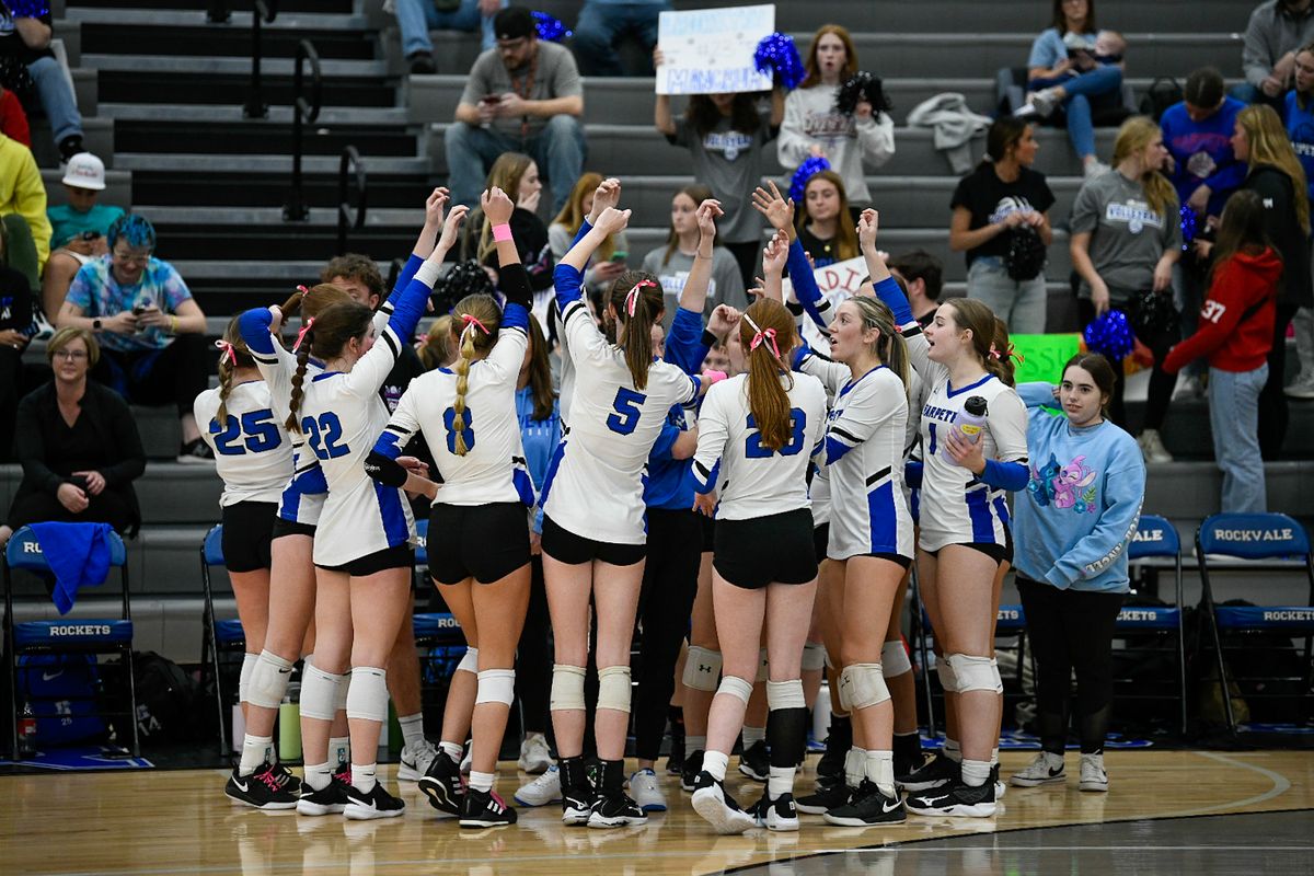 HHS volleyball team secures third place in state tournament