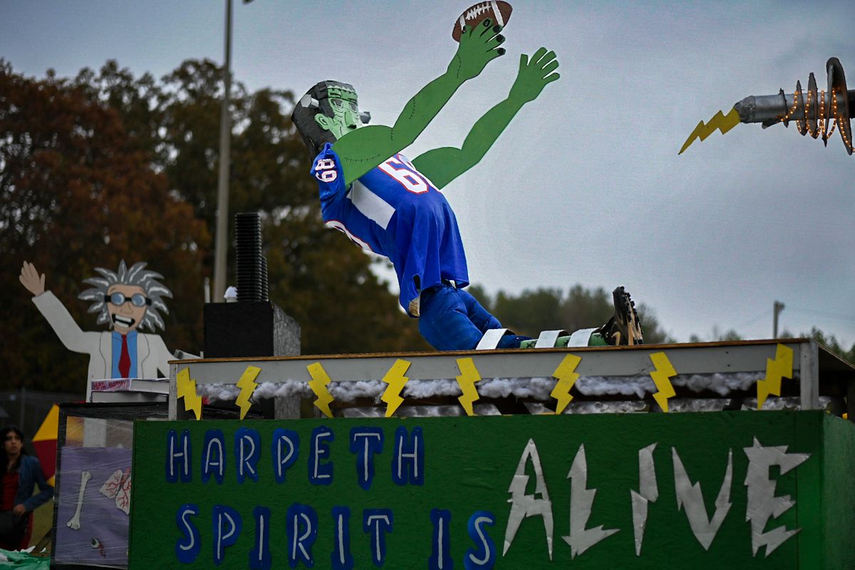 HHS Homecoming parade
