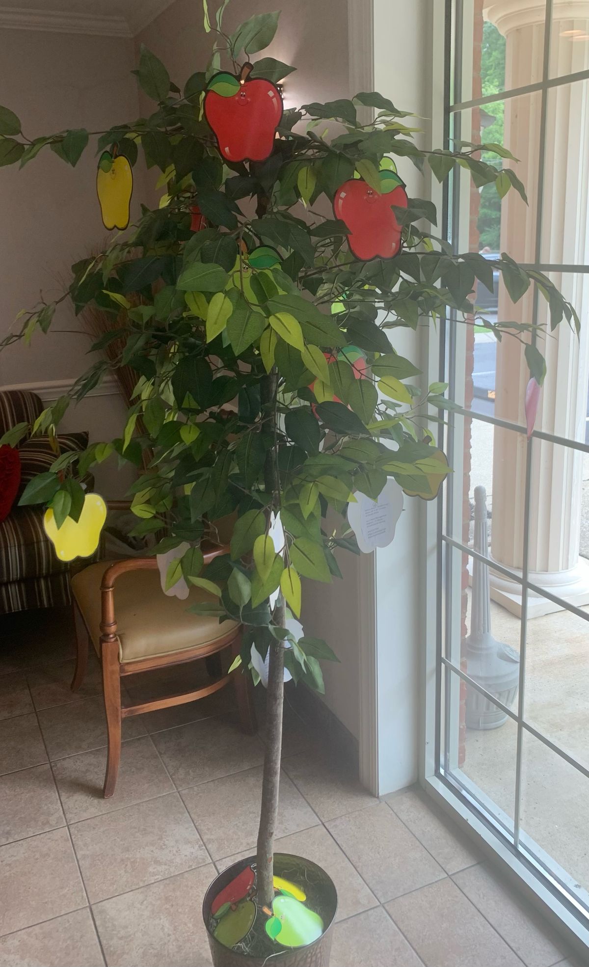 United Community Bank plants 'apple tree' for teachers