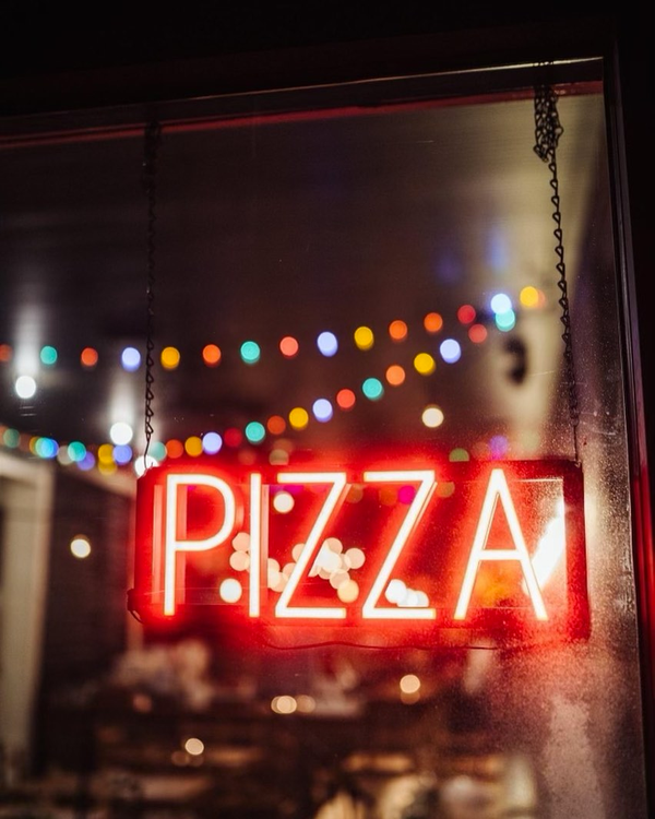 Community staple SKYKING PIZZA celebrates decade on Main St.