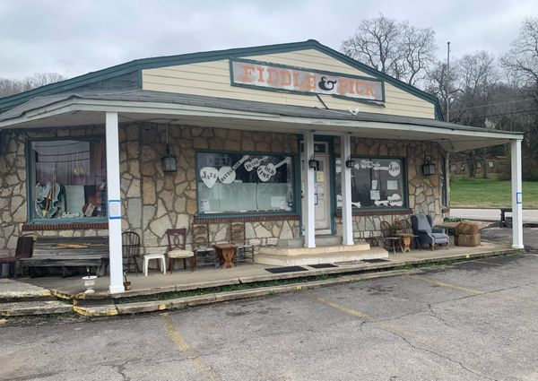 The Fiddle & Pick: Making old music new again