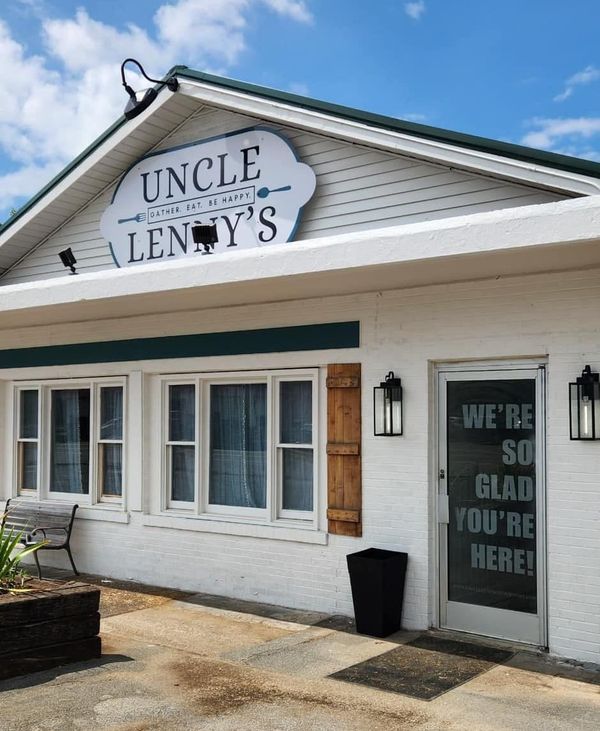 'A Pinch of the North, a Dash of the South': Fairview’s Uncle Lenny’s Café