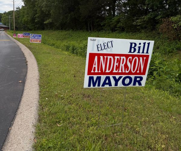 Anderson defeats McCarver in county mayor primary, poised to take office