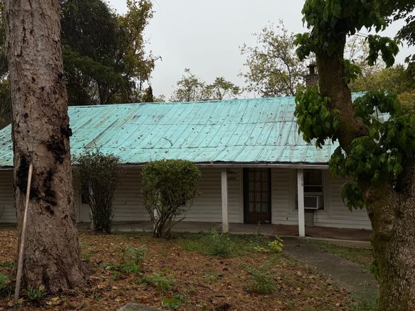 Downtown Kingston Springs home draws bidding war at auction