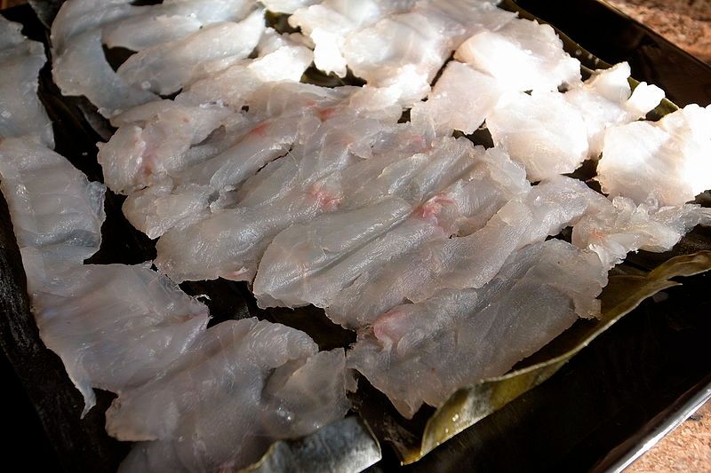 Fish marination between kelp sheets
