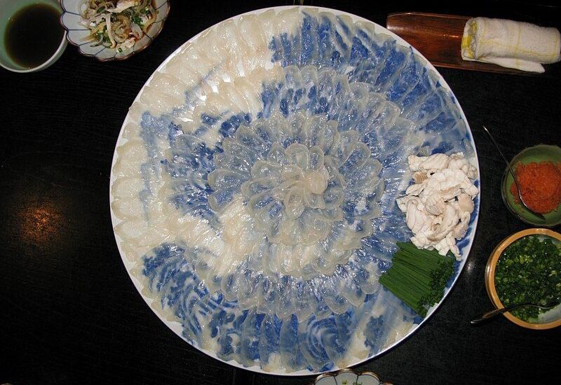 Fugu served in Usuzukuri style