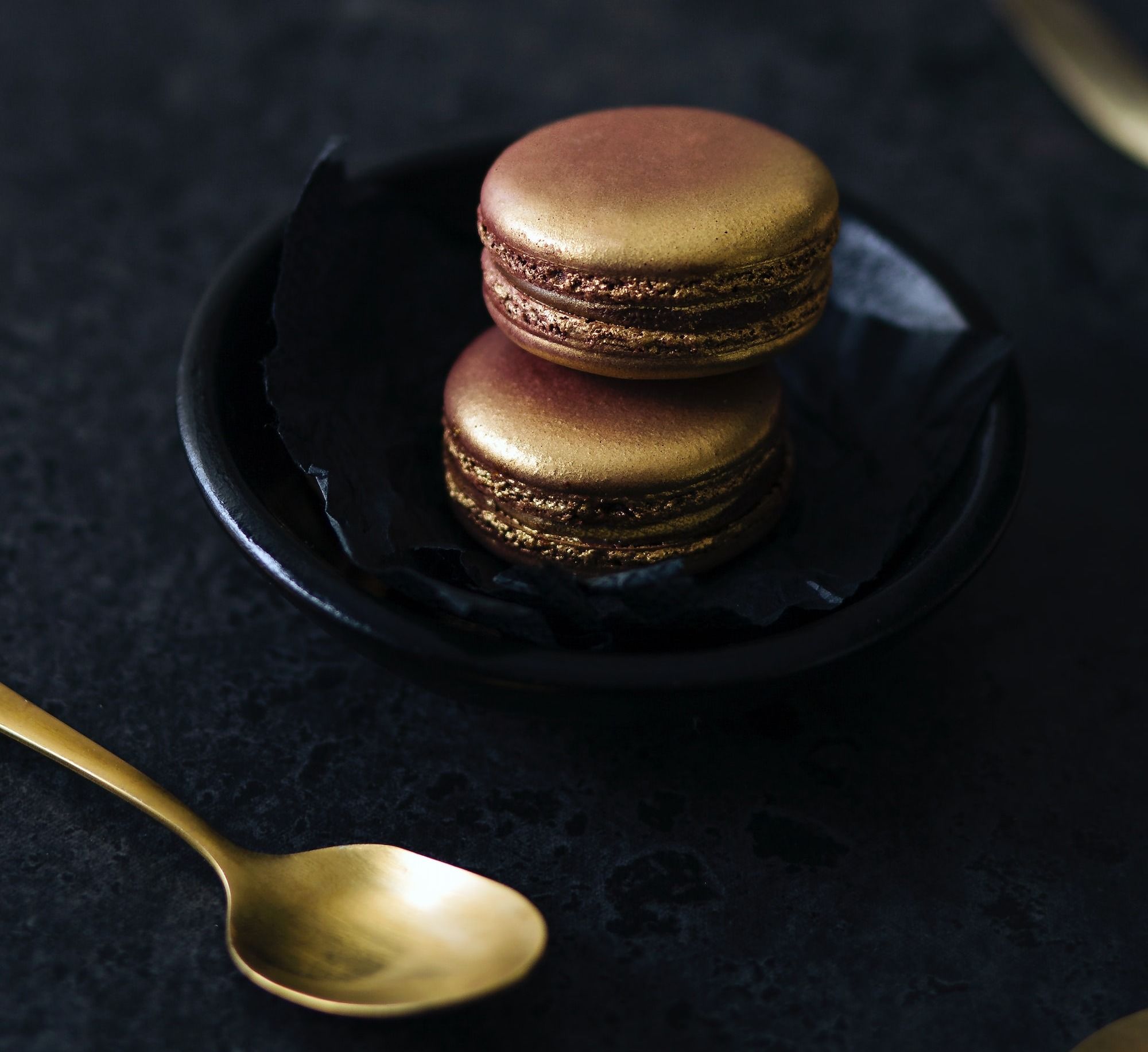 shallow focus photography of brown macarons