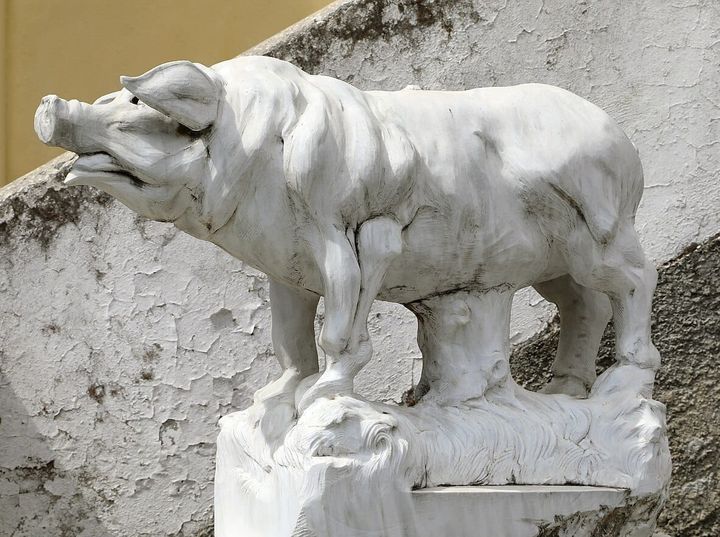Carrara Pig Monument del lardo di colonnata