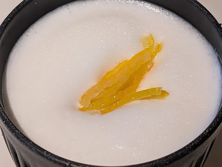 Yuzu in Cocktails: Crafting Luxury Drinks with a Citrus Twist