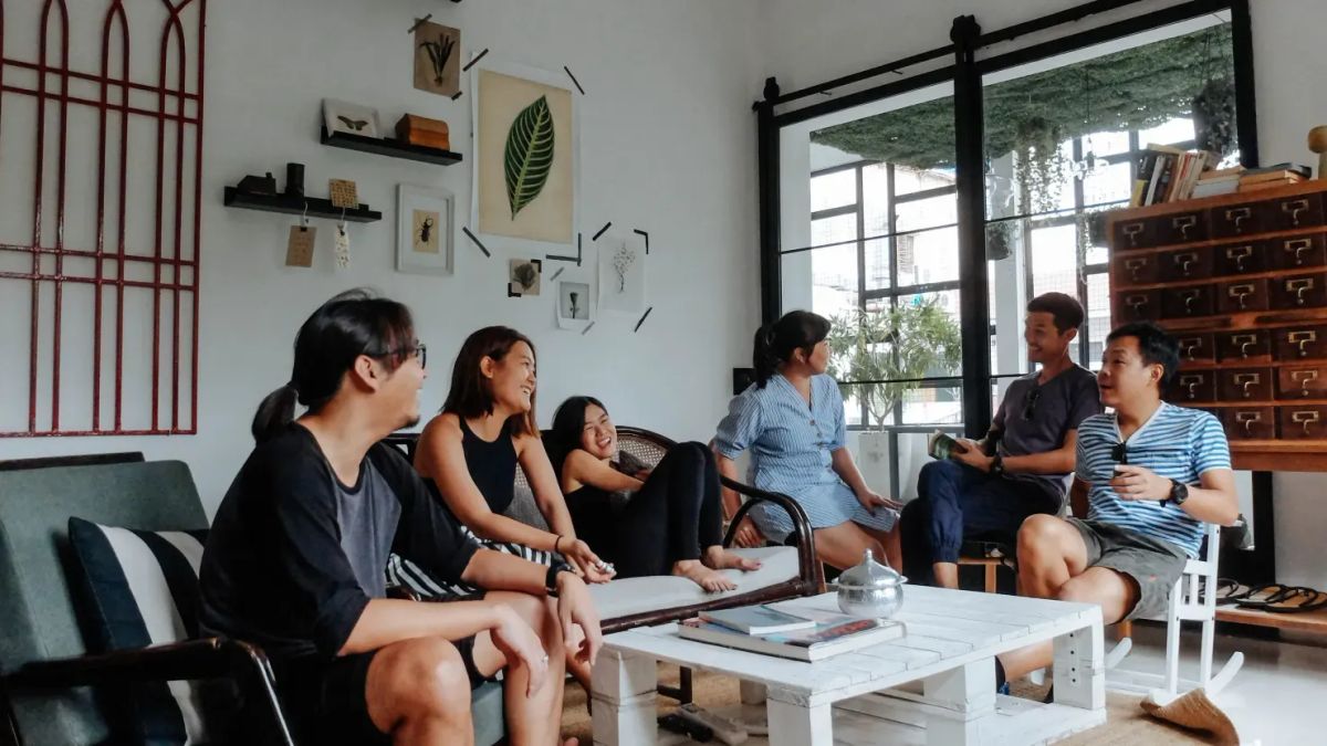 How to share financial advice with others