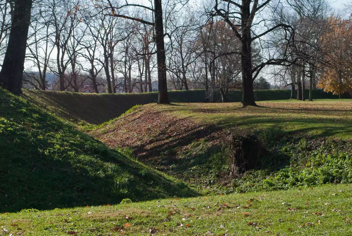 The People Behind the Earthworks: Hopewell Culture