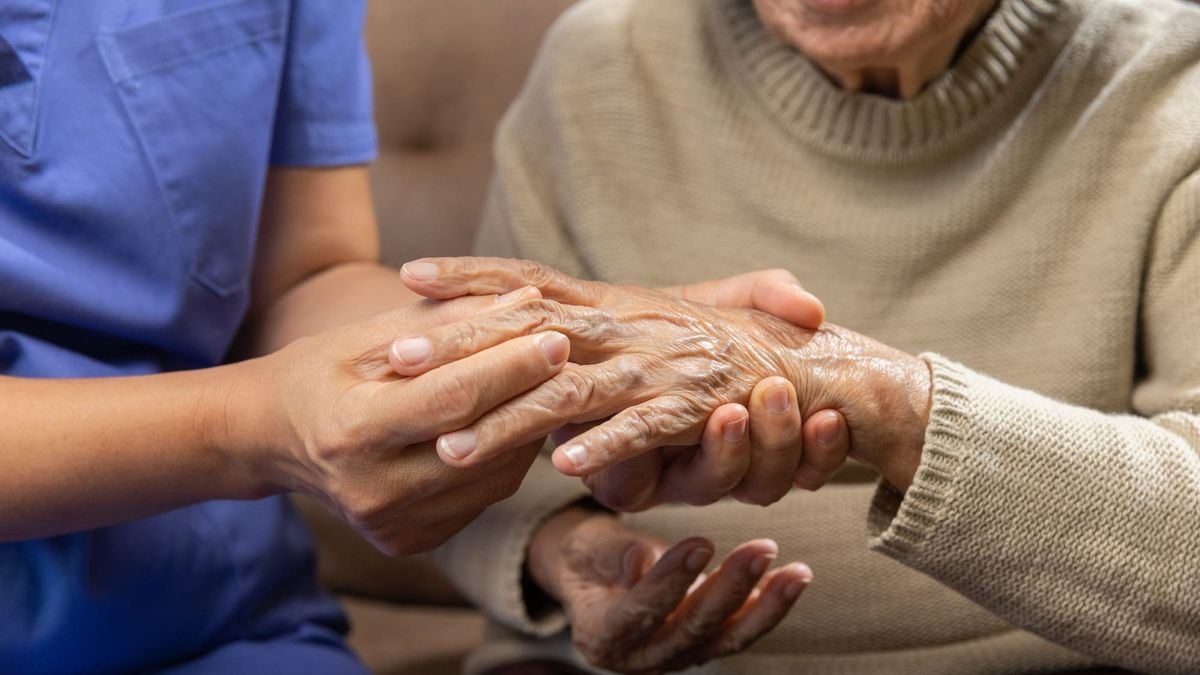 Chronic Conditions | Caregiver's Guide to Helping a Loved One With Arthritis