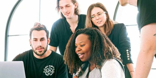 The benefits of keeping an open communication at work