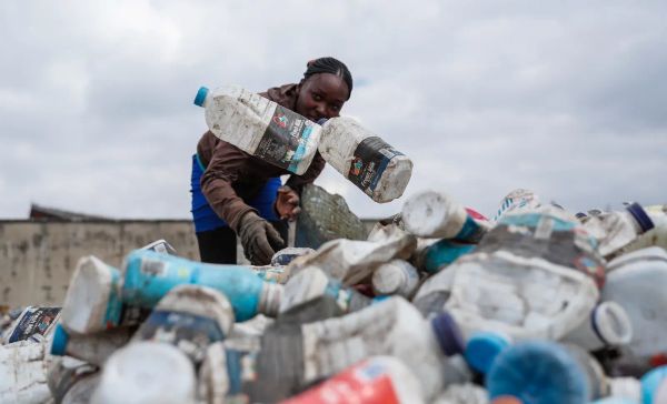 Household Plastic Waste Management and Gender Dynamics in Circular Economies