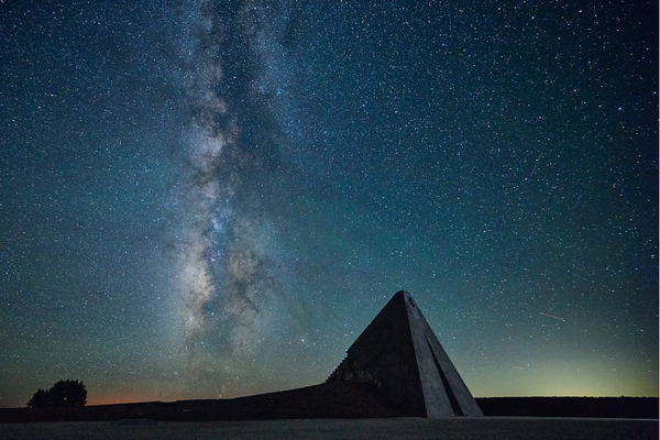 Where Science, Mathematics and Art Meet: Star Axis