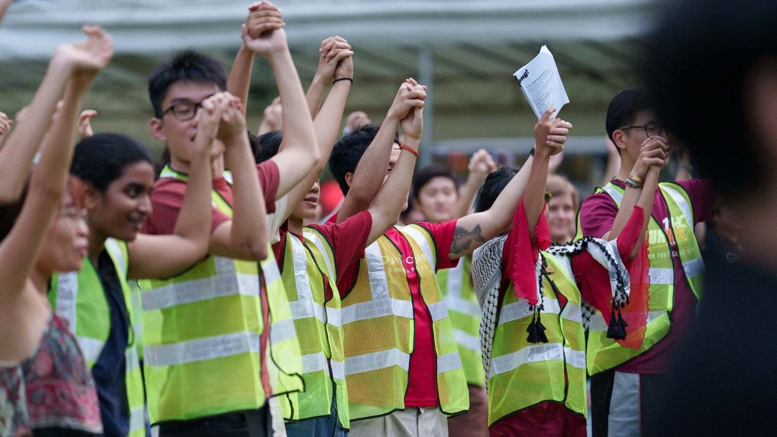 On solidarity: a review of a dinner party