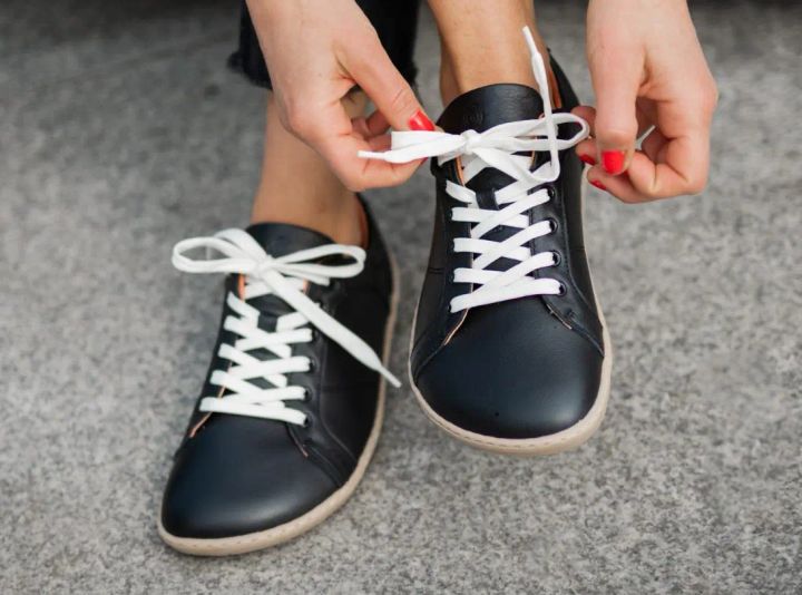 Od kůže po textil: Jak správně čistit, impregnovat a sušit barefoot boty. | naboso.cz