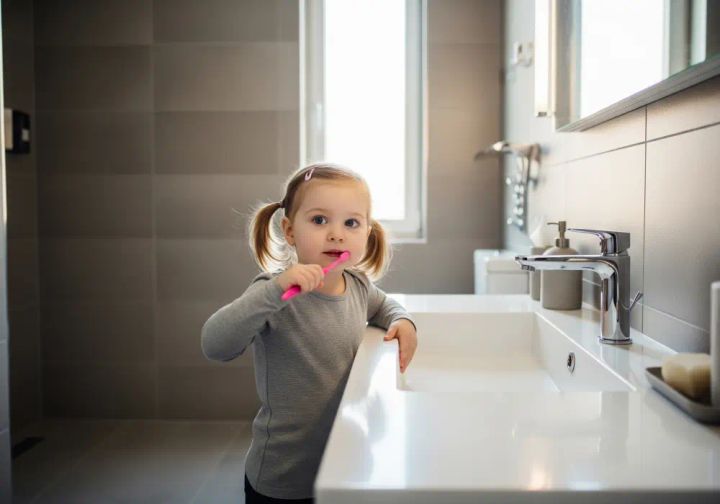 Recenze KINDER KAREX: Vše, co potřebujete vědět o bezpečné zubní pastě při spolknutí