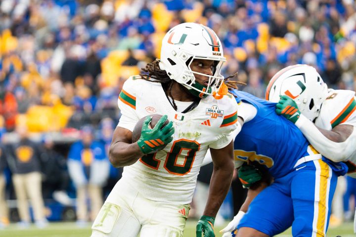 Hurricanes Dominate Pitt 38-7 in Season Finale