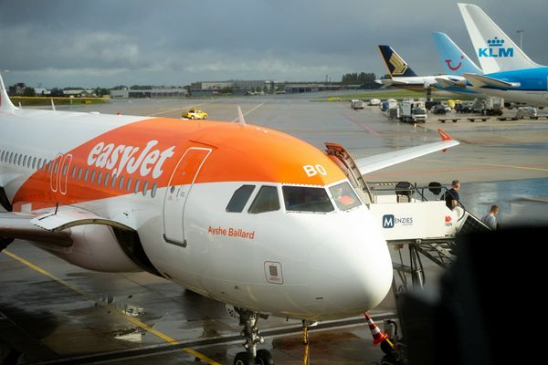 easyJet expects £560m loss as Middle East volatility erodes margin