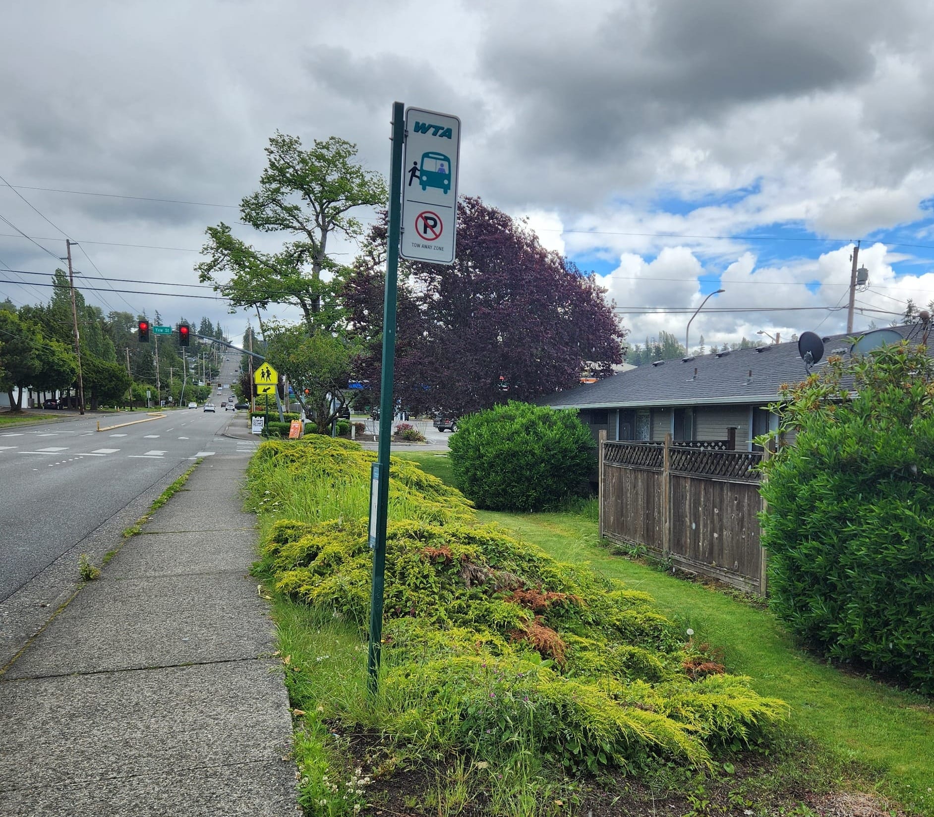 A Route 540 bus stop at Alabama Street & Yew Street. 