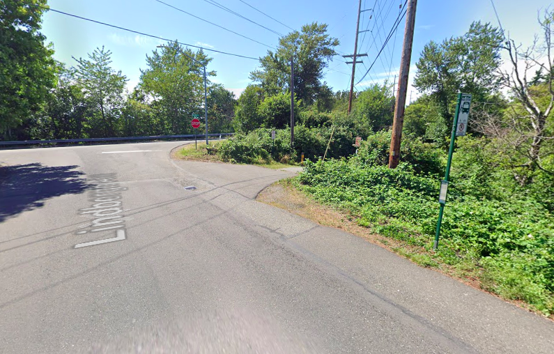 The WTA bus stop at Lindbergh Avenue & Eldridge Avenue is the closest transit access to Little Squalicum Park via the trailhead in the center of this 2019 Google Maps image. 