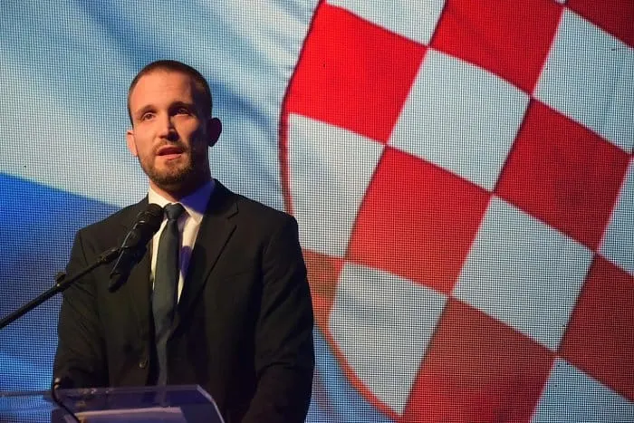 Kalmetin lutak na koncu započeo je svoj mandat s otužnim ulizivanjem HDZ-ovom piskaralu Ivici Nevešćaninu i Bori Mršiću