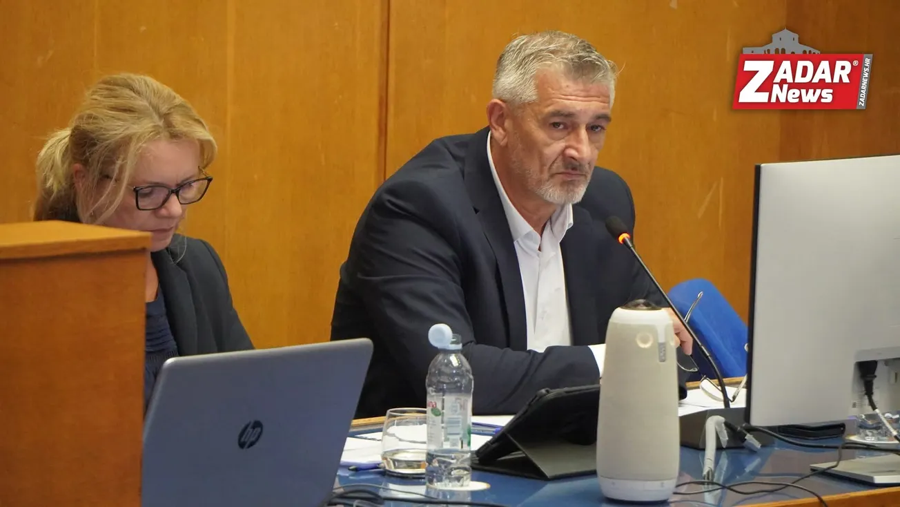 “Oool rajt, bejbeee!” – Noć kada je Gradsko vijeće Zadra postalo seoska krčma