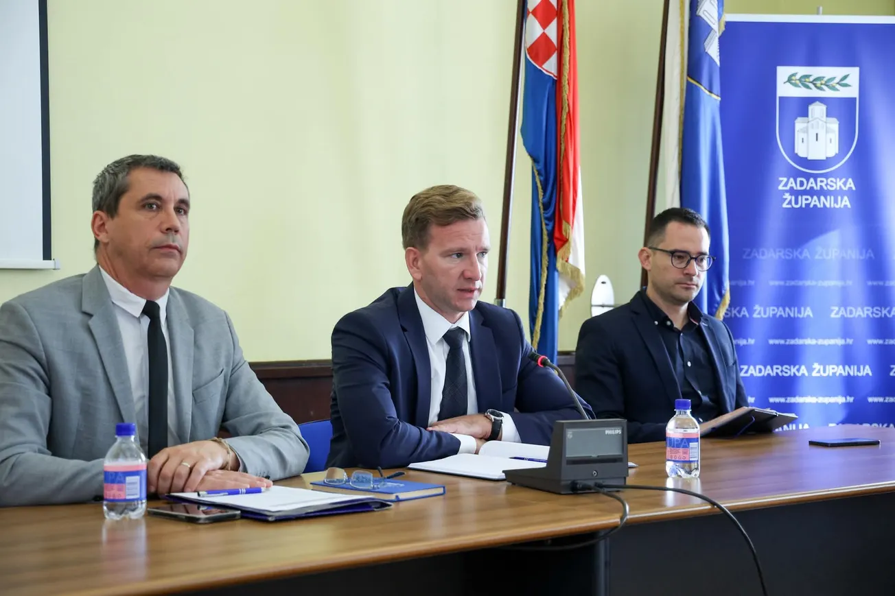 BILAVEROV ŠKOLSKI ŠOU: Župan najavljuje tri nove škole, umjesto da nadograđuje i proširuje postojeće kapacitete jer mjesta ima, ali...