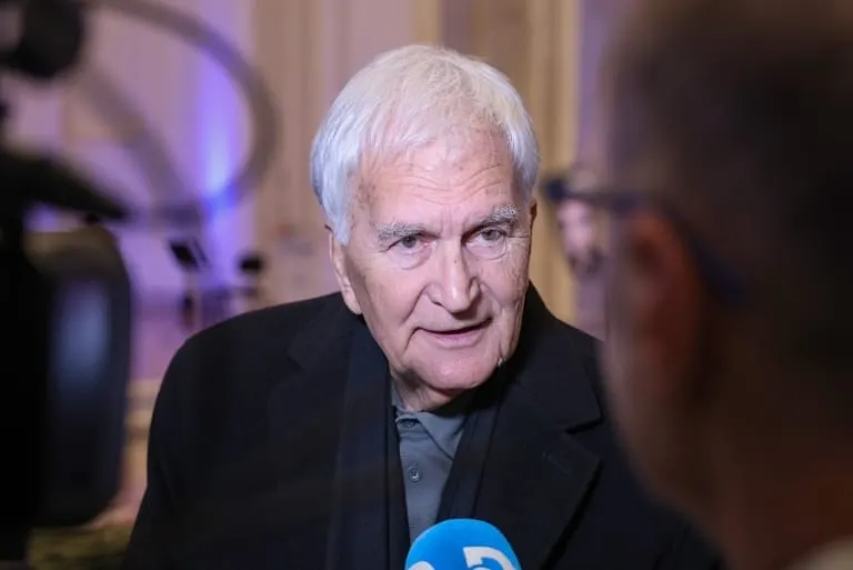 NEVJEROJATNO: Bašić će dobit 7.210 eura džeparca dok građani plaćaju održavanje njegovih "rupa bez dna!" Erlić i Kalmeta spremaju bombu - "Monte Carlo projekt" koji će devastirati Zadar!