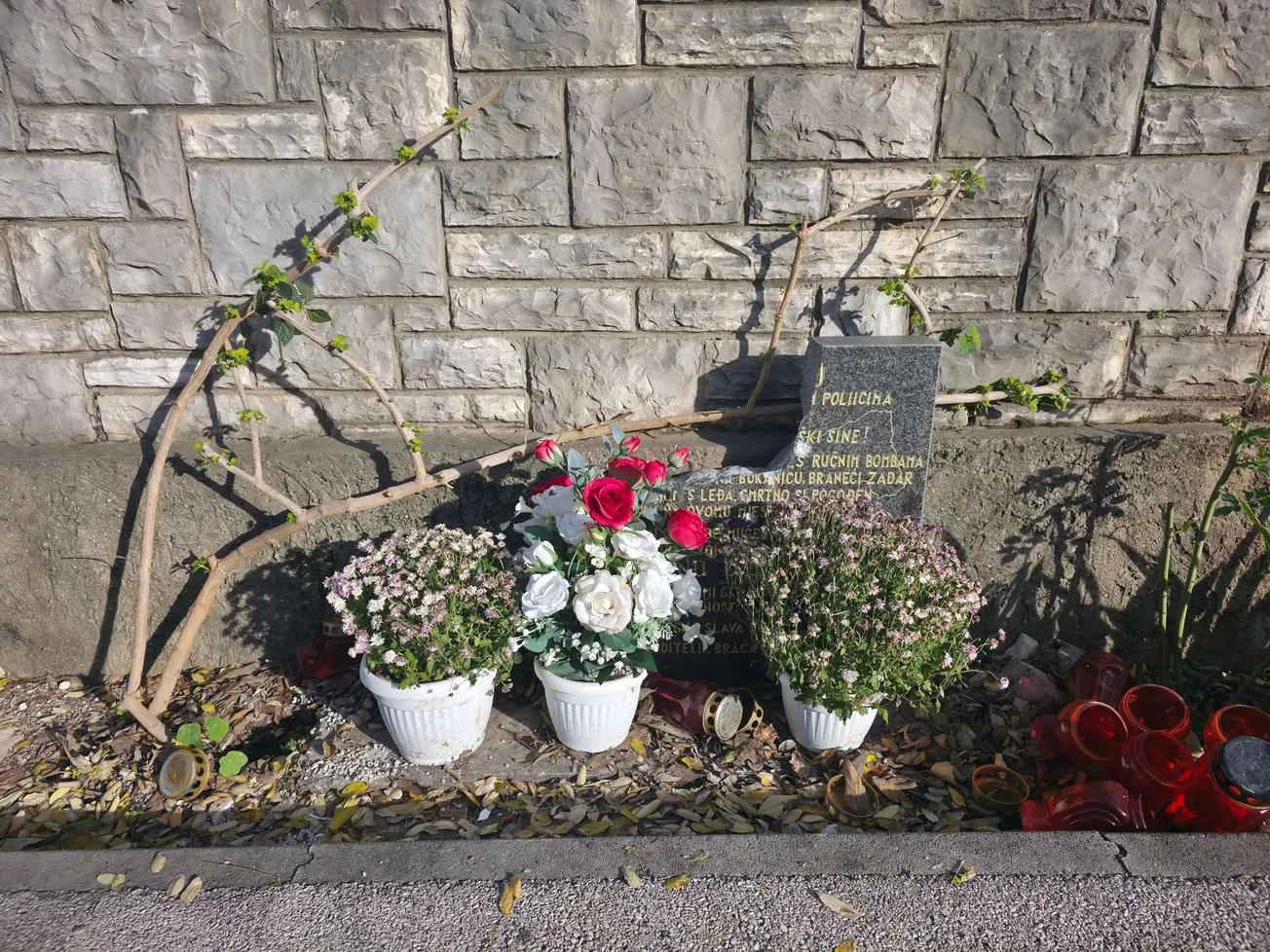 U ZADRU RAZBIJENA SPORNA PLOČA RAJKU LOZI: Desni i lijevi u žestokom ratu optužbi i prozivanja