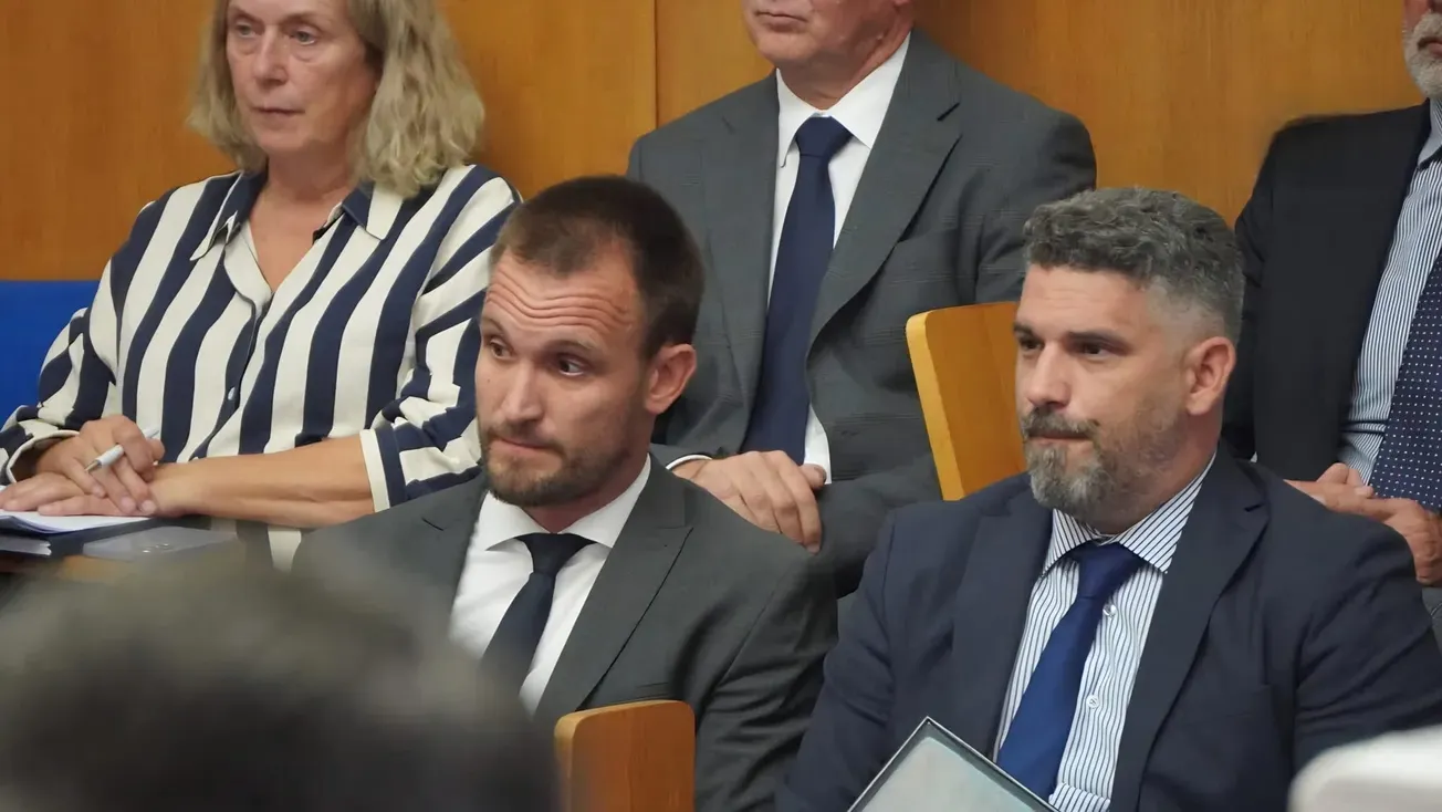 Diktaturi još samo fali portret Erlića na svakom uglu: Nakon što su novinarima zatvorili vrata, HDZ-ova ekipa sada ide po oporbu